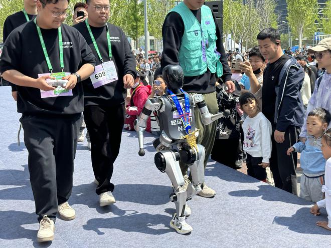 冠軍娛樂：人形機器人半馬結束了，産業的“馬拉松”剛剛開始