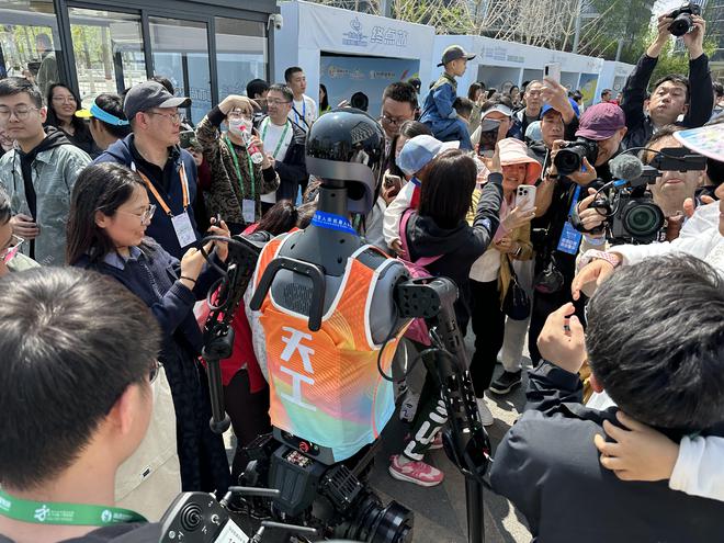 冠軍娛樂：人形機器人半馬結束了，産業的“馬拉松”剛剛開始